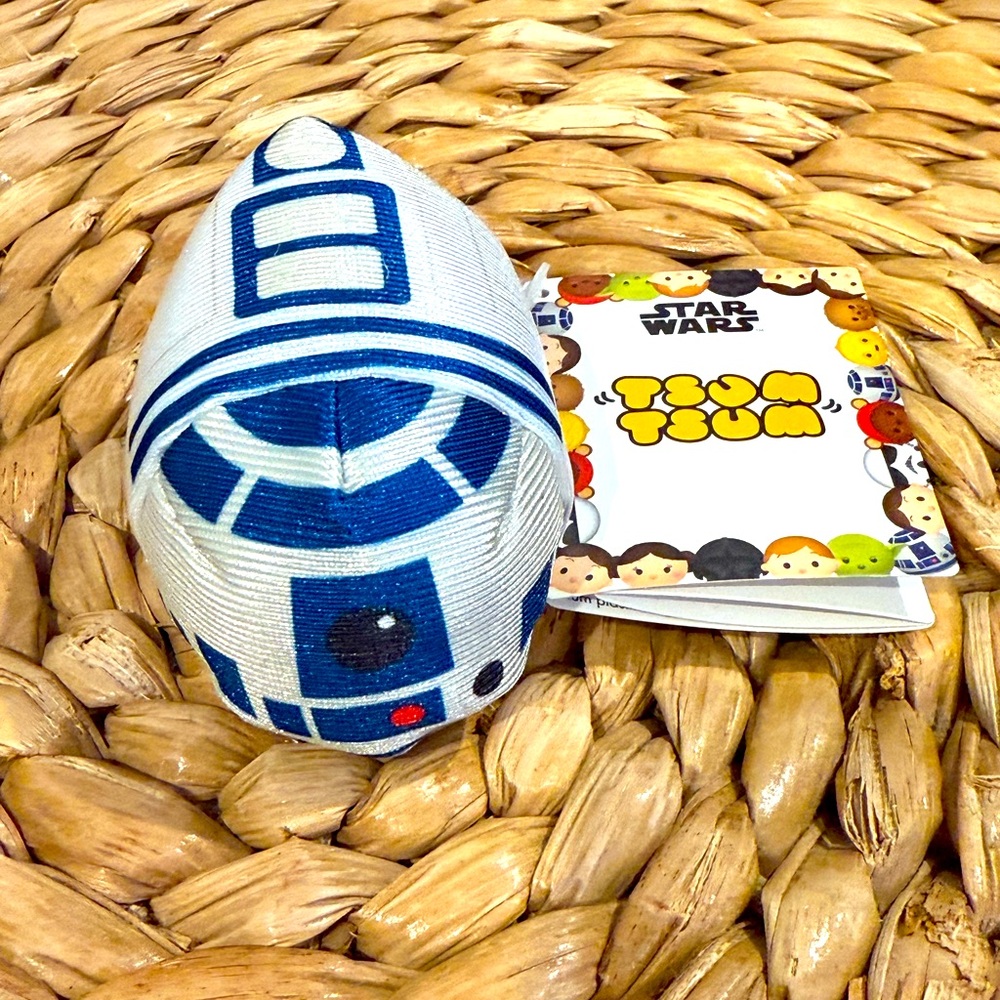 Disney Star Wars R2-D2 Mini Tsum Tsum Plush NWT